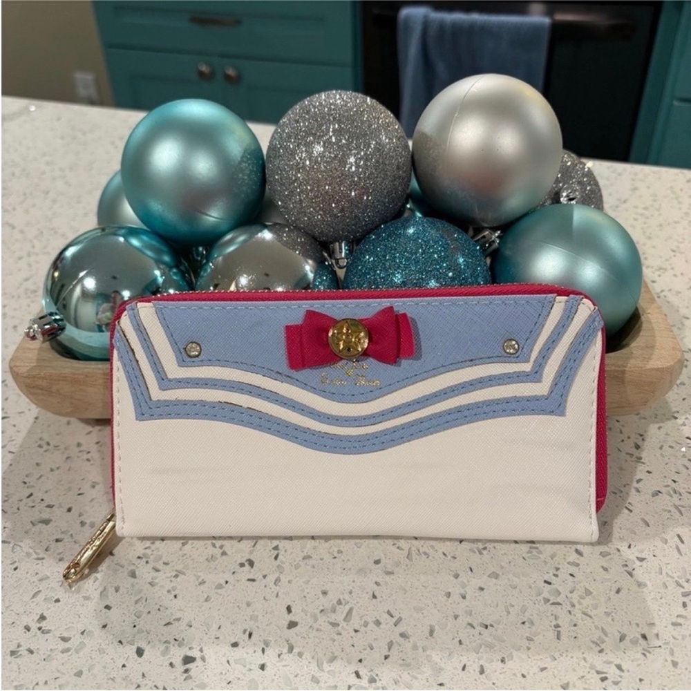 LOWEST Sailor Moon White & Pink Bow Zip Wallet